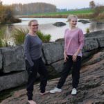 Lepakkohihamalli on mukava päällä, sopii niin housujen kuin hameenkin kanssa. Paitaa on saatavilla useassa koossa. Materiaali on luonnonmukainen ja kasiväreillä värjätty.
Materiaali 50% Tencel 28% Pellava 22% Puuvilla.
Paitoja löytyy Taito-Valpurista Lumilantie 1 Raisio